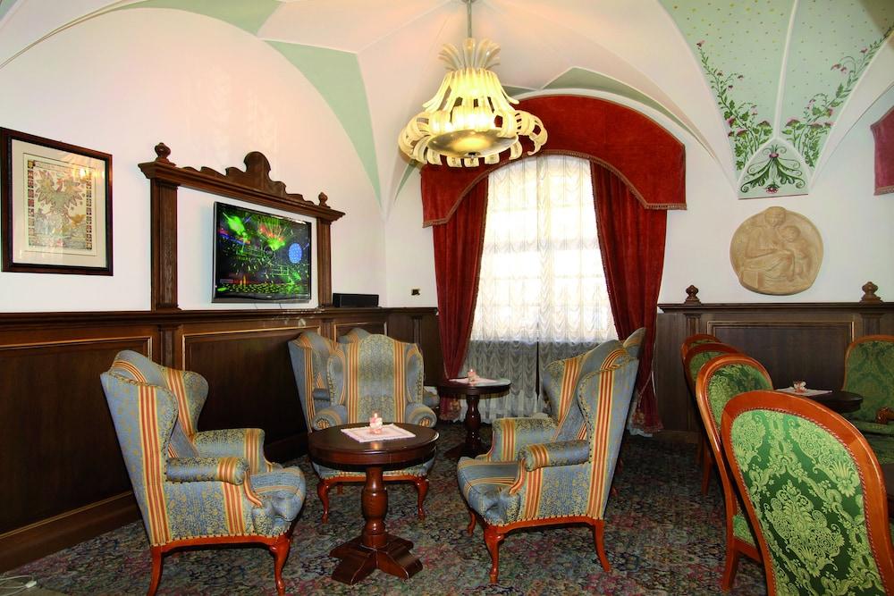 Hotel Dolomiti Schloss Canazei Esterno foto