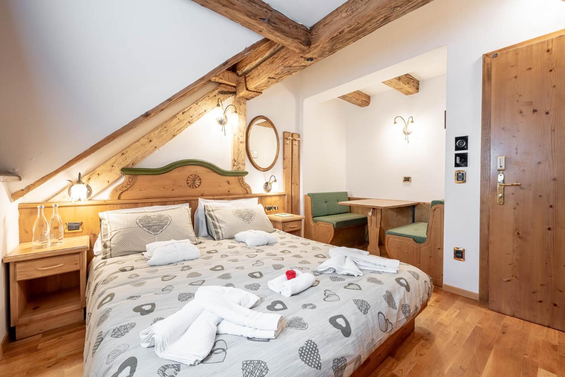 Hotel Dolomiti Schloss Canazei Esterno foto