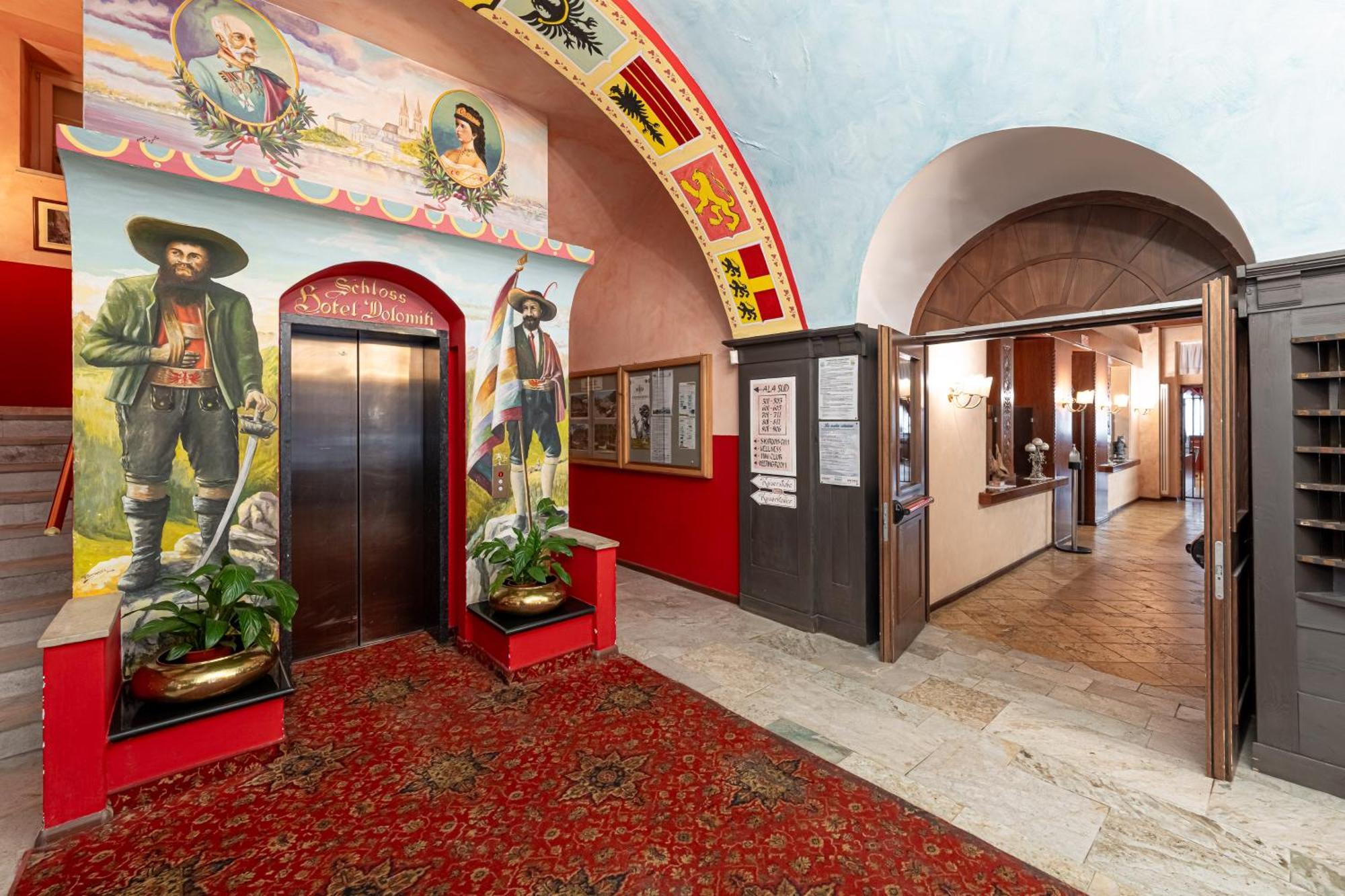 Hotel Dolomiti Schloss Canazei Esterno foto