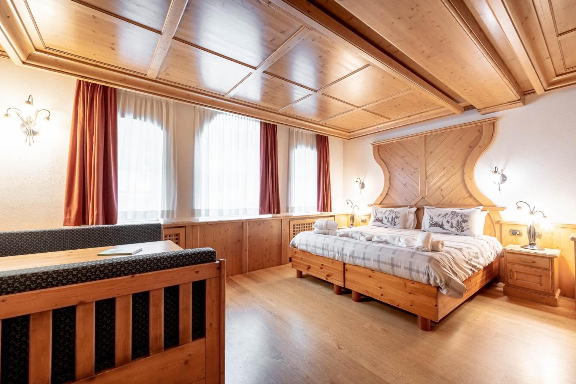 Hotel Dolomiti Schloss Canazei Esterno foto