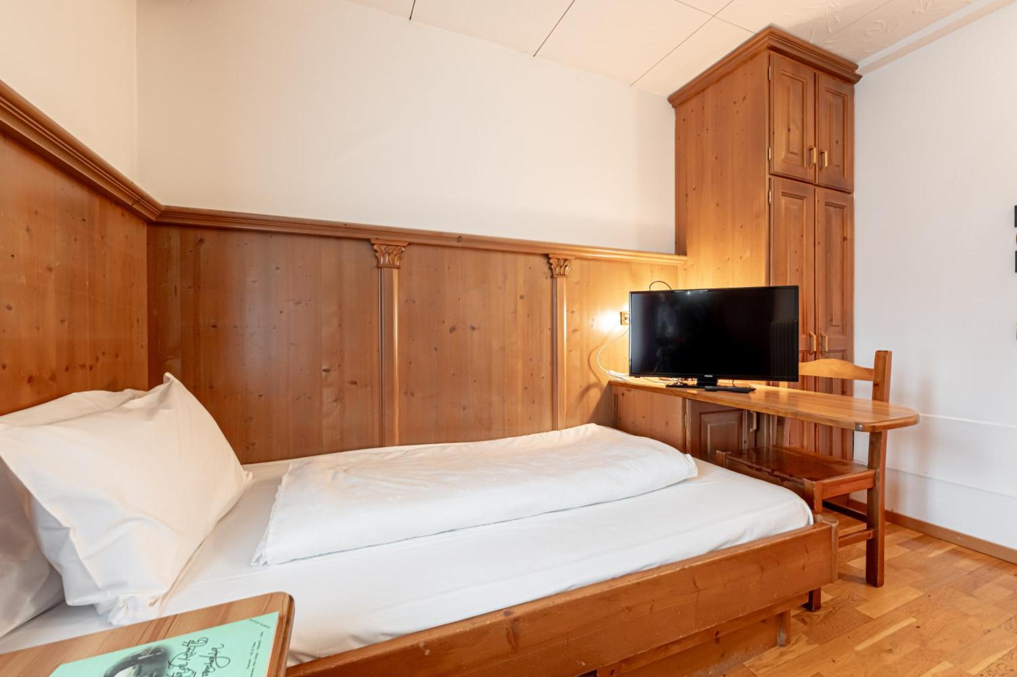 Hotel Dolomiti Schloss Canazei Esterno foto