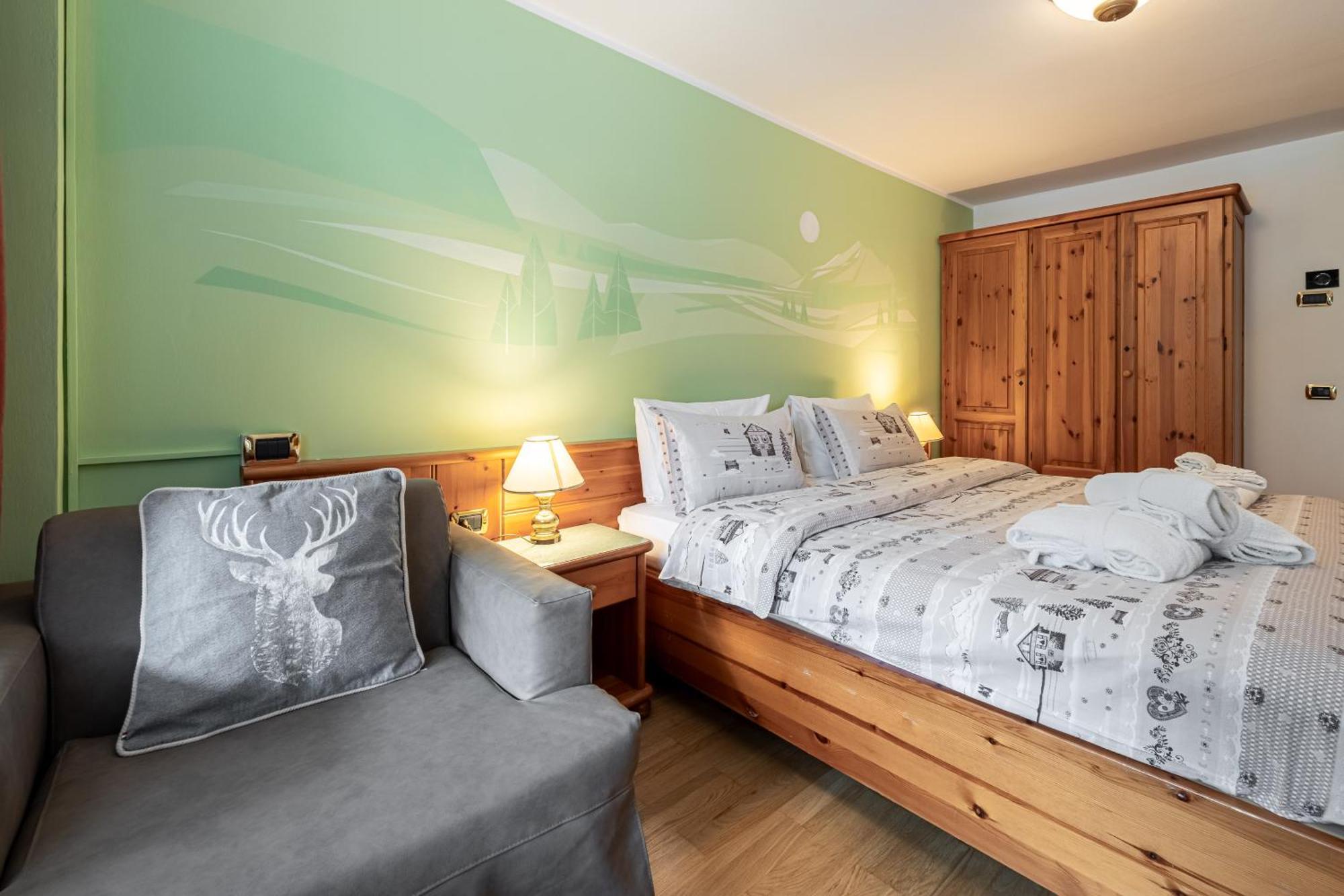 Hotel Dolomiti Schloss Canazei Esterno foto
