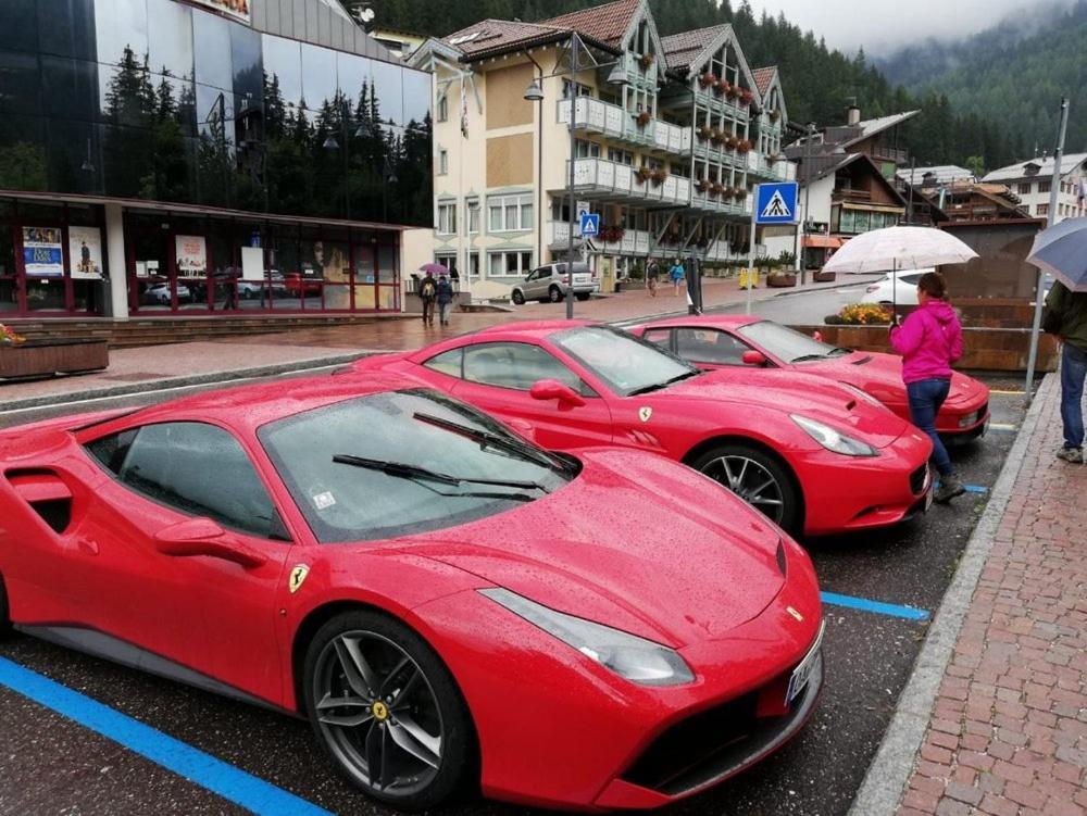 Hotel Dolomiti Schloss Canazei Esterno foto