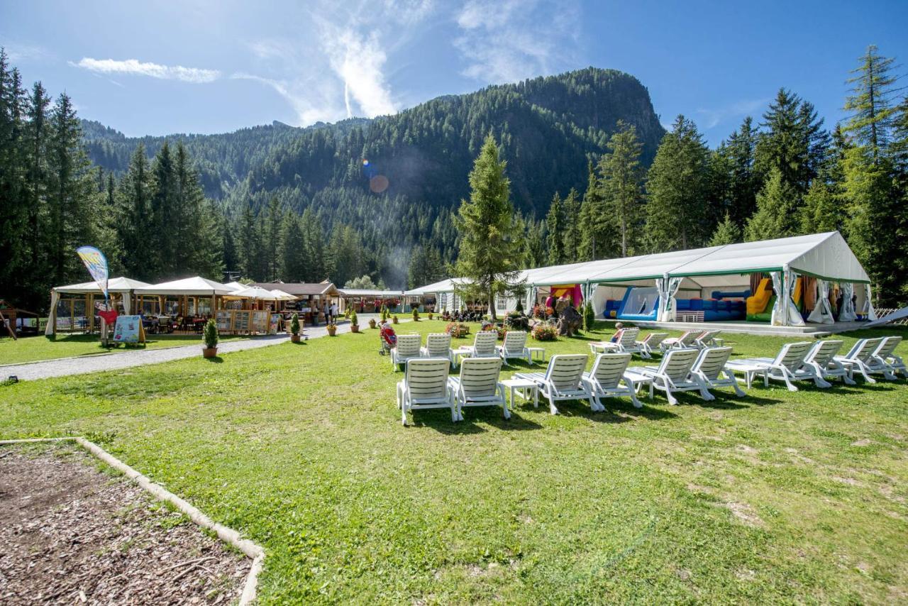 Hotel Dolomiti Schloss Canazei Esterno foto